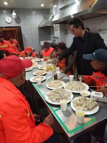 冬至溫情暖龍城 濮陽餐飲商家免費宴請環衛工